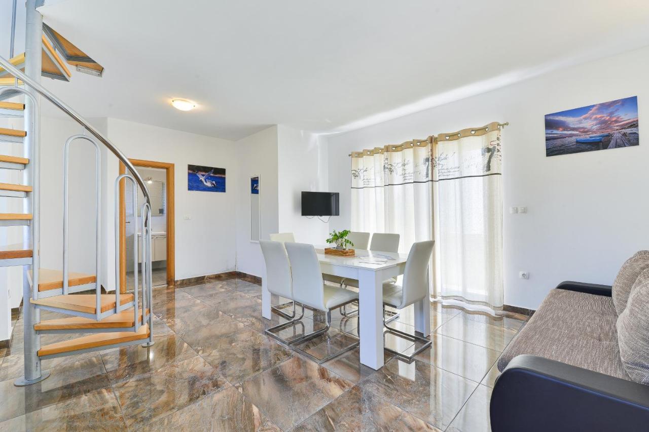 Apartment By The Sea Nin, Zadar - 13172 *